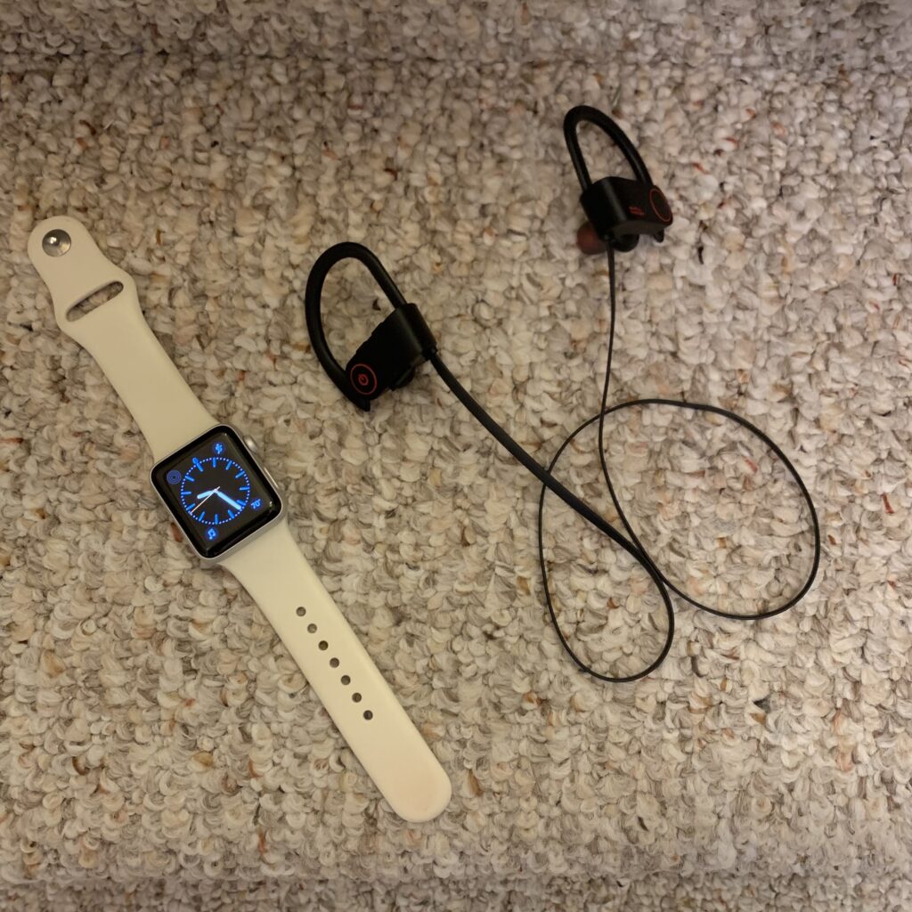 apple watch and bluetooth headphones for running